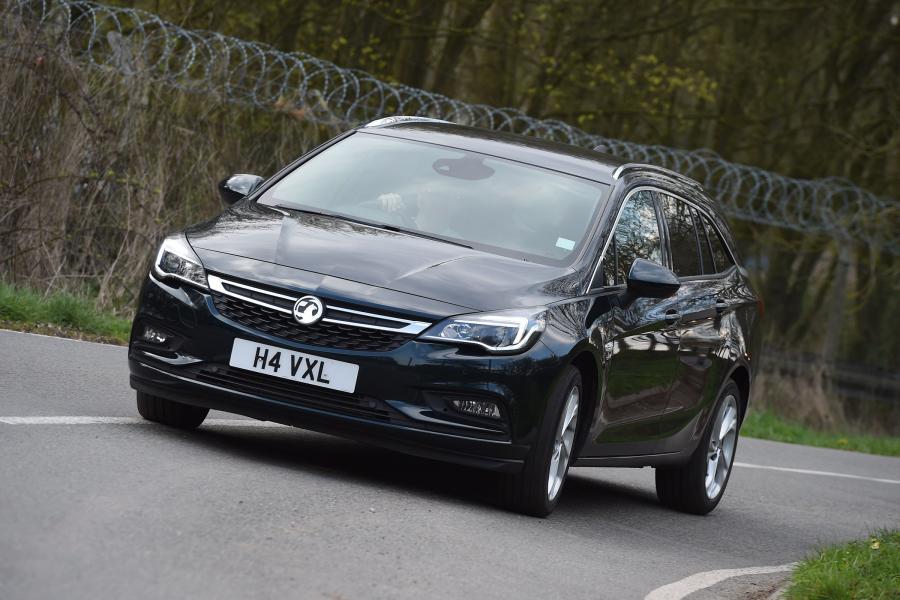  Vauxhall Astra Sports Tourer BiTurbo 2016 года  (фото 25 из 30)